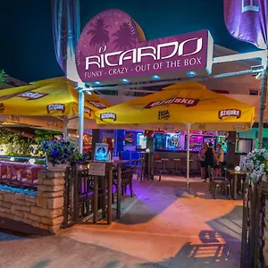 https://ricardo-team-hostel.in-istria.net