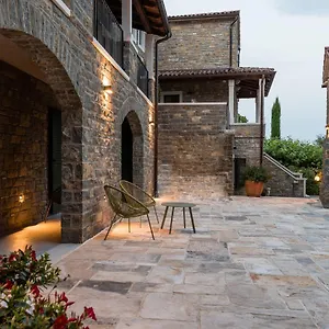 https://adq-abbraccio-della-quercia.in-istria.net
